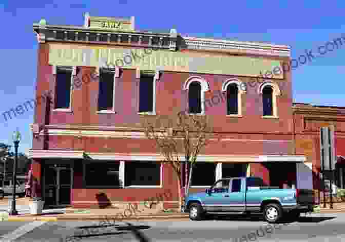 A Street In Monroeville, Alabama, Which Is The Inspiration For The Fictional Town Of Maycomb In Monroeville: The Search For Harper Lee S Maycomb (Images Of America)