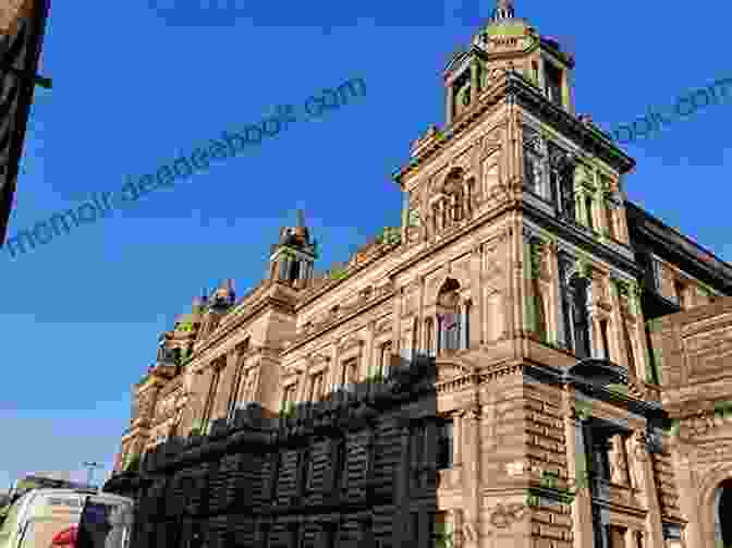 Glasgow City Chambers, A Masterpiece Of Victorian Architecture, Is A Symbol Of The City's Civic Pride. Glasgow Landscapes A Photographic Glimpse (Places To Visit 3)